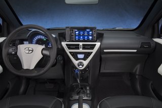 2013 iQ EV13 Behind Wheel